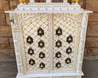 Templo de madera artesanal para sala de oración: Mandir colgante de pared con campanas.