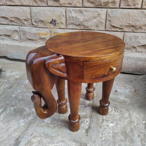 Elefanten-Tisch aus Holz, indisches Kunsthandwerk, Holz-Beistelltisch, handgefertigt, poliert, Elefantentisch, Wohnkultur, Sammlerstück, indische Kunst, Dekor