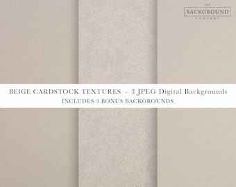 Puede incluir: Tres paneles verticales que muestran texturas de cartulina beige con granos de papel variables. Una franja horizontal blanca en el centro contiene el texto: BEIGE CARDSTOCK TEXTURES - 3 JPEG Digital Backgrounds INCLUDES 3 BONUS BACKGROUNDS. La esquina superior derecha muestra el texto: THE BACKGROUND COMPANY.