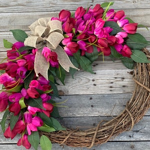 Tulip wreath, spring wreath, summer wreath, year round wreath, home decor, front door decor, spring decor, wreaths, house warming gift.