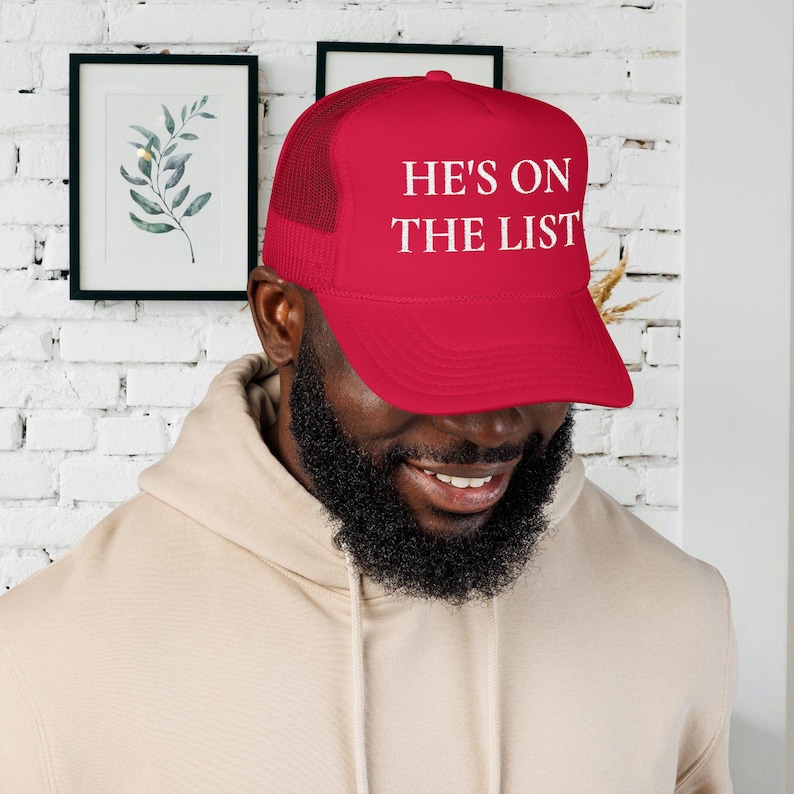 Czapka z daszkiem z pianki „He's On The List” – haftowana czerwona siateczka, Akta Epsteina, MAGA, PDF, Trump, Polityka zdjęcie 4