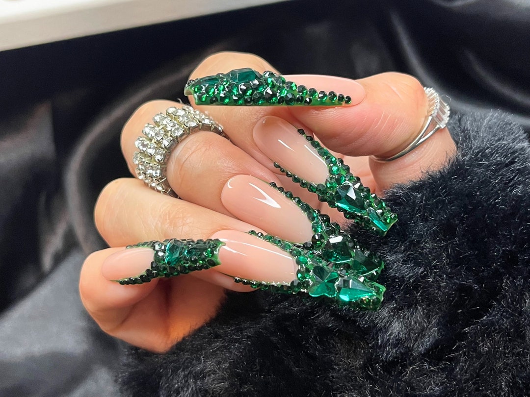 Emerald Green Nails with Glitter 2025