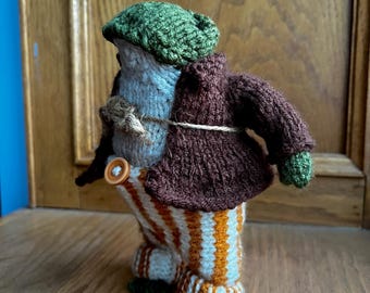 Cozy Mr. Toad Plush: Collectible Yarn Toy