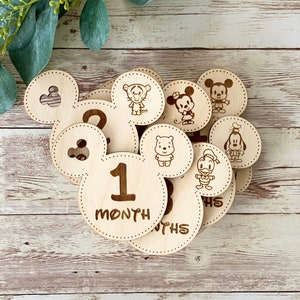 Baby Milestones, Disney Milestones, Disney wood milestones, Disney Milestone markers, Baby announcement, wood milestones, Baby Disney, wood