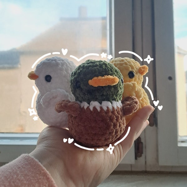 Crocheted baby duck // crochet duck