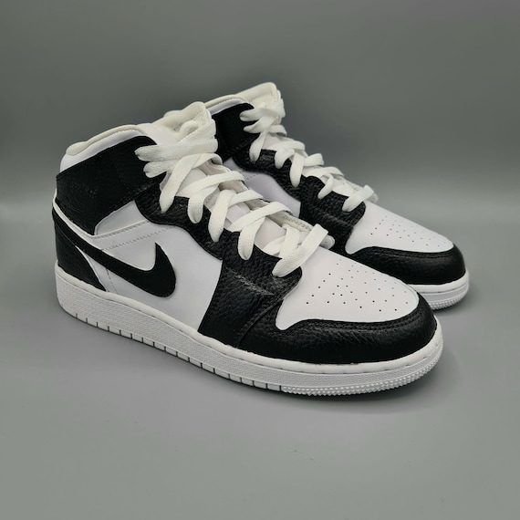 Nike Air Jordan 1 Mid Black Custom - Etsy