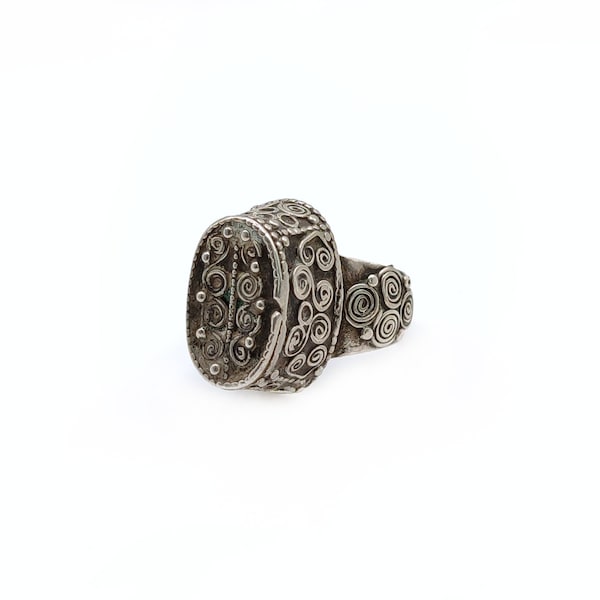 Old silver Afghan ring size 9 all silver high top ring Afghanistan antique central Asian jewelry