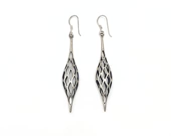 Vintage silver teardrop shaped dangle earrings Bali Indonesia plain silver earrings