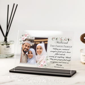 Regalo con foto de Umrah Mubarak, placa familiar personalizada, Hajj Mubarak, hermana, esposa, mamá, papá, hermano, esposo, placa acrílica con flores