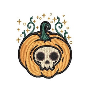 Peut inclure: Broderie d'une citrouille orange avec un visage de crâne, une tige verte et des étoiles dorées. Parfait pour les créations et les motifs sur le thème d'Halloween ou de l'automne.
