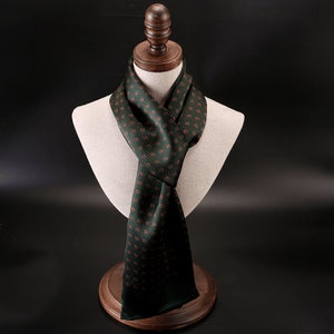 Men's Luxurious Mulberry Silk Scarf 11''X67'', Thin Double-Layer Double-Sided Silk Scarf Suitable For All Seasons, The Perfect Gift For Him Green