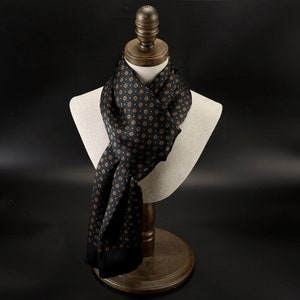Men's Luxurious Mulberry Silk Scarf 11''X67'', Thin Double-Layer Double-Sided Silk Scarf Suitable For All Seasons, The Perfect Gift For Him Black