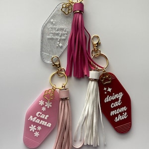 Custom Cat Mom Hotel/Motel Keychain, Vintage Acrylic Keychain for Cat Mom, Gift for Cat Mom, Personalized Retro Keychain