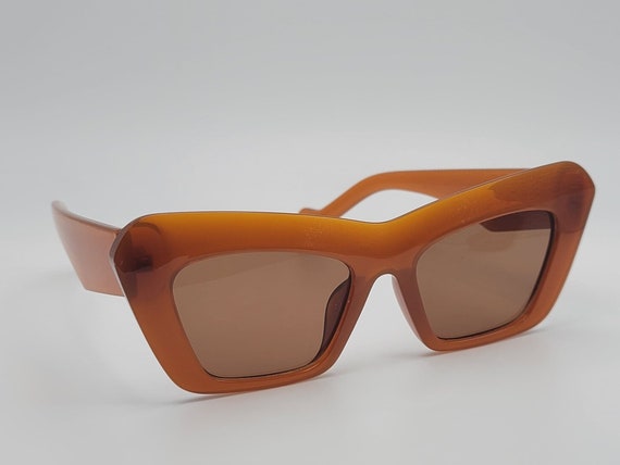 Women Vintage Triangle Sunglasses Fashion Retro Cat Eye Sunglasses Brown