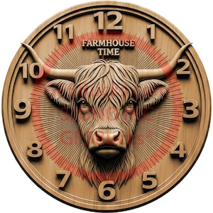Puede incluir: Reloj de granja de madera con un diseño de vaca de las Tierras Altas tallado. La esfera del reloj presenta números grandes y en negrita y las palabras "FARMHOUSE TIME". La cabeza de la vaca está centrada, con un diseño circular rojo detrás.