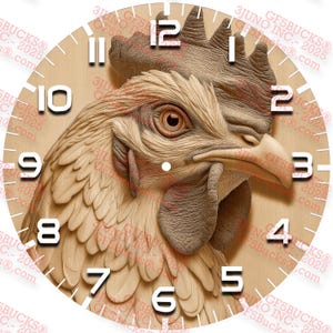 Könnte beinhalten: Ein hölzernes Zifferblatt mit einem geschnitzten Hahn-Design. Der Kopf des Hahns befindet sich in der Mitte des Zifferblatts, und die Zahlen von 1 bis 12 sind am Rand angeordnet.