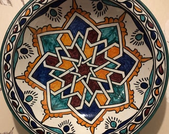 Assiette marocaine en céramique faite à la main et peinte à la main, fabriquée à Fed/Fez