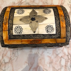 Handcrafted Moroccan jewellery box