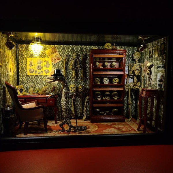 Mummified dry preserved monitor lizard specimen bone oddities collector taxidermy miniature diorama