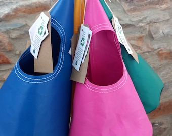 Waterproof Recycled Peg Bag: Durable Vinyl PVC with Carabiner Clip