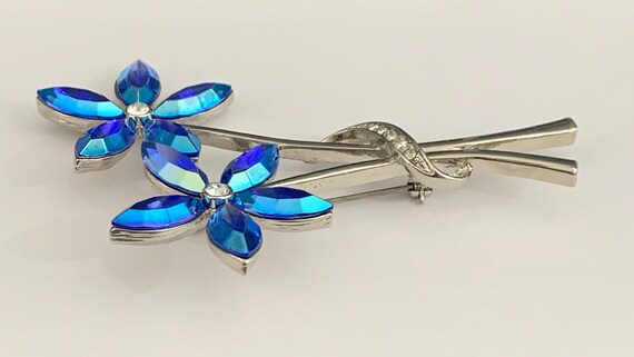 Vintage Unsigned Blue AB Twin Flower Brooch - image 4
