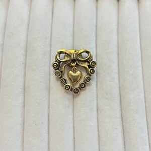 Vintage Signed CAMCO Heart Dangle Lapel Pin
