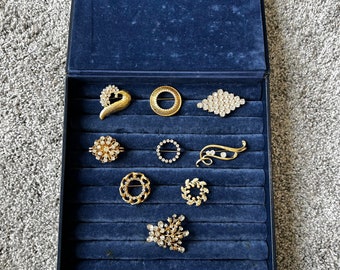 Lot De Broches Fantaisie Vintage Dorées – Bijoux Rétro Grand Format – Costume – Occasion Bon état