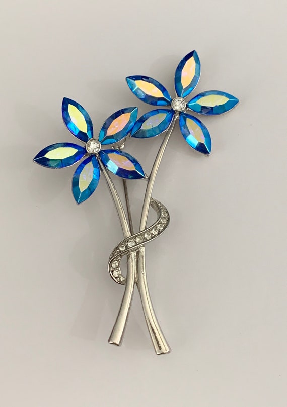 Vintage Unsigned Blue AB Twin Flower Brooch
