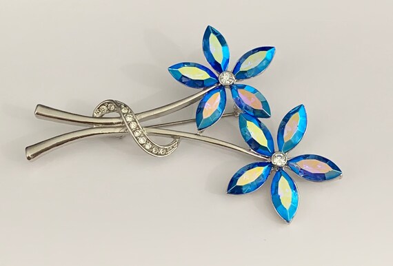 Vintage Unsigned Blue AB Twin Flower Brooch - image 2