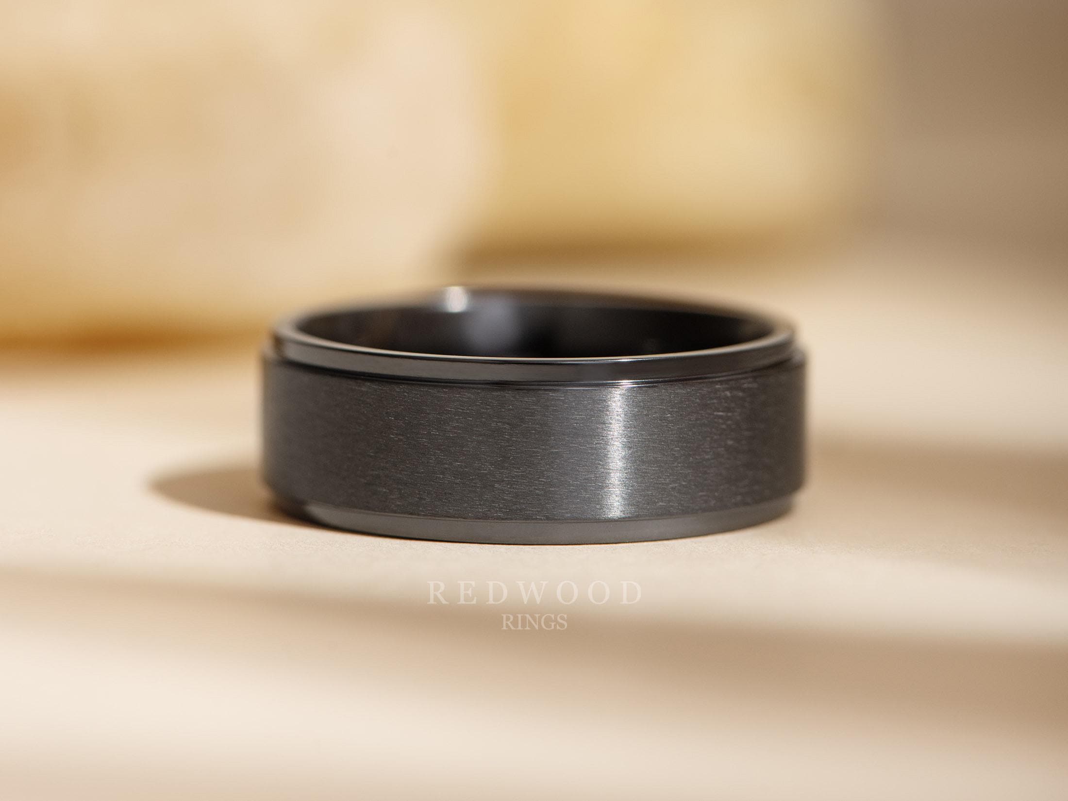 Bandmax Gemstone Zegelringen voor Heren, Roestvrijstalen Souverein Ring Mooie Geslepen Zirkoniaringen Smaragd/Zwarte Onyx/Robijn Trouwring Maat O tot Z 3 Geschenkverpakking, Edelsteen