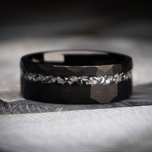 Meteorite Ring, Black Hammered wedding Ring, Hammered Brushed Tungsten Band, Men&#39;s Ring, black meteor ring, Wedding Band