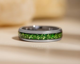 Emerald Tungsten Ring, Gemstone Wedding Band, Silver Lab Emerald Inlay Ring,  6MM Anniversary band,  Green ring, Promise Ring, Men&#39;s Women