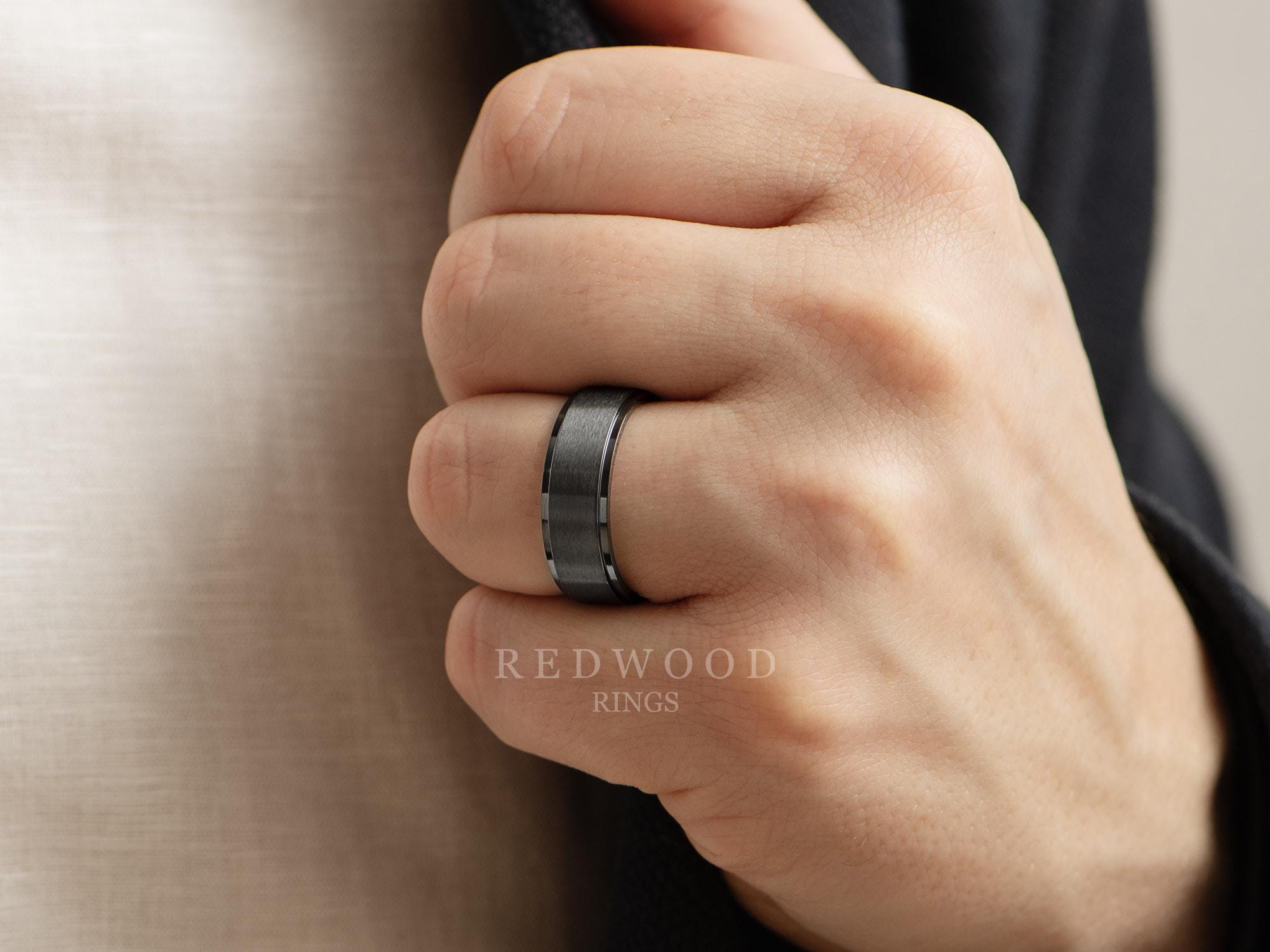 Zilveren heren ring met zwarte steen – by LYDIAN