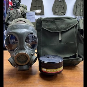 Canadian C4 Gas Mask PC4 Rare Police Variant Size Large Sealed Filter Haversack