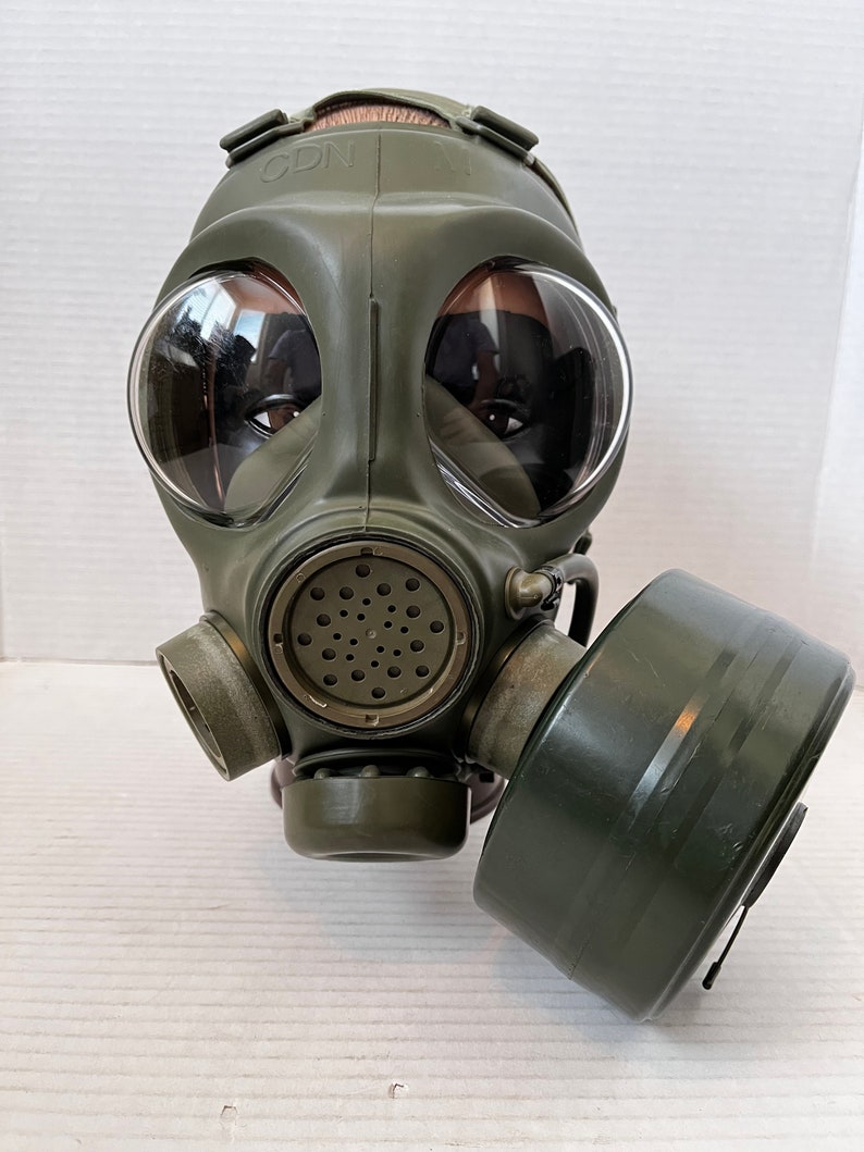 Canadian C4 Gas Mask Complete Size Medium - Etsy