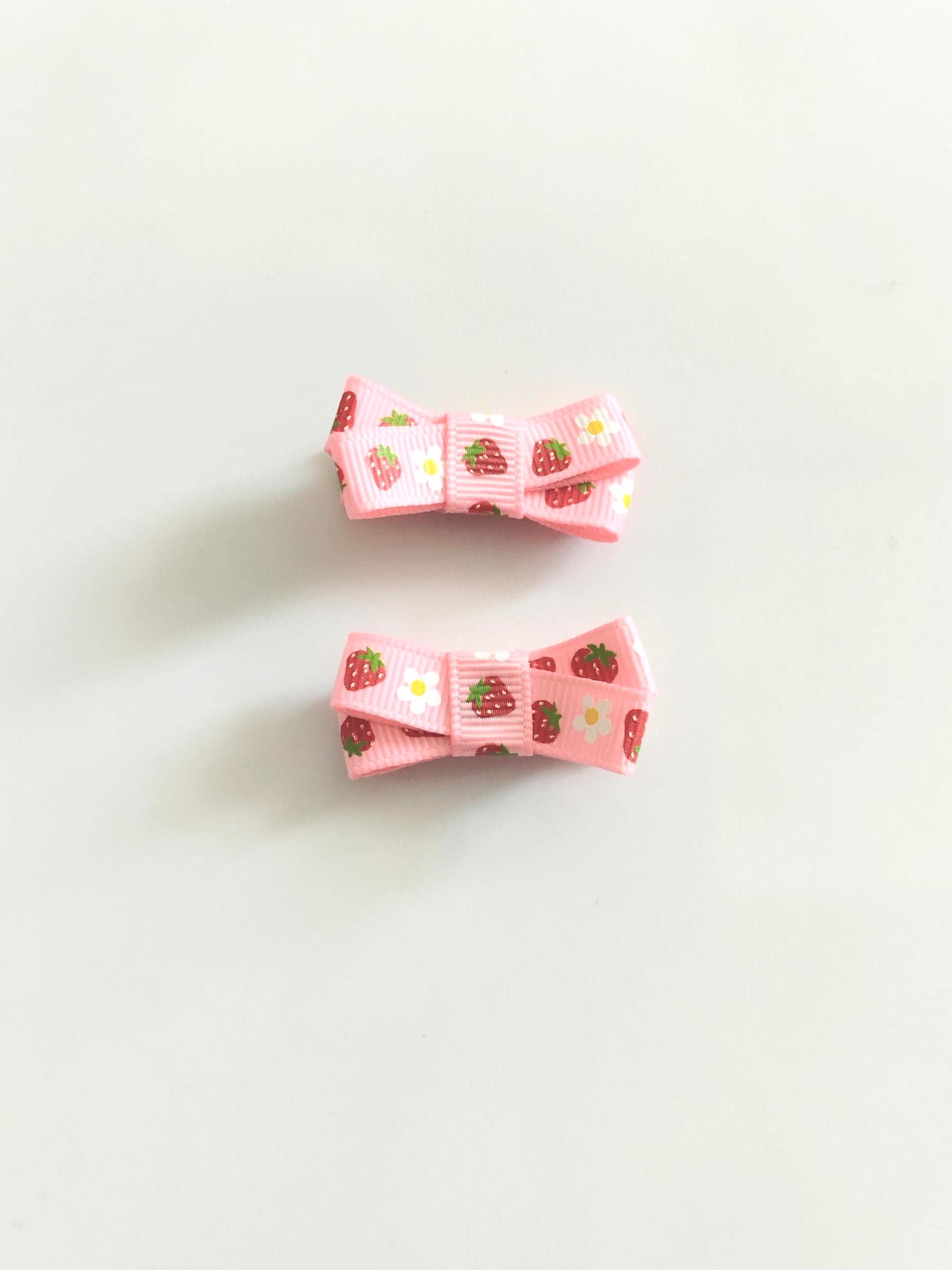 Erdbeer-Haarspangen Set Für Mädchen – 2 Stück, Rosa, Mit Schleife, Aus Ripsband, Größe Ca. 8,9 Cm