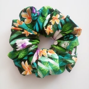 XL Hawaiian print scrunchie , handmade scrunchie,hair tie, ponytail elastic,made in hawaii
