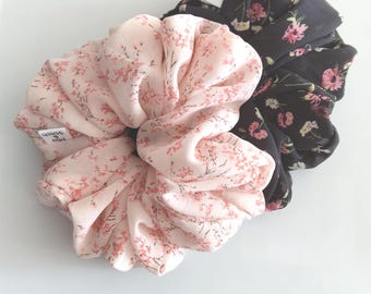 Gebloemde scrunchie van chiffon: grote handgemaakte stropdas