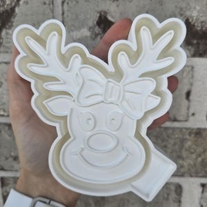 Reindeer With Bow Freshie Mold