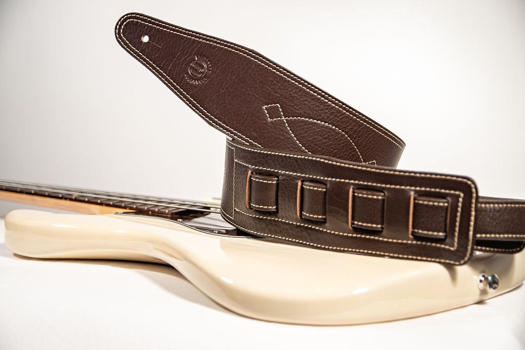 Sangle de guitare en cuir, leather guitar strap fabrication artisanale  indie - Un grand marché
