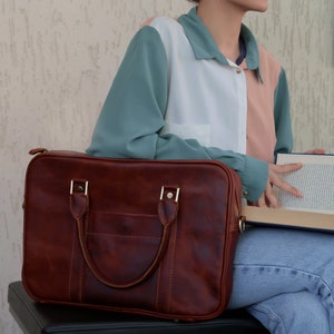 Bolso satchel de cuero, bolso portátil para mujeres, bolso mensajero de cuero, maletín, regalo de jefe, regalo de abogado, regalo del día de las madres, regalo de graduación Marrón