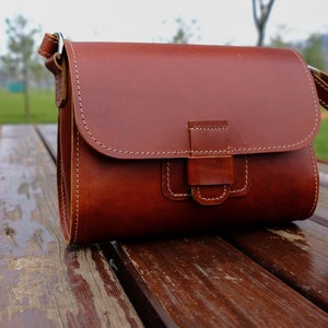 Leder Crossbody Minitasche, kleine Schultertasche,