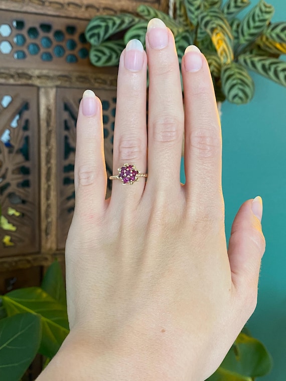 Vintage Solid 14k Yellow Gold Ruby Flower Ring - … - image 2