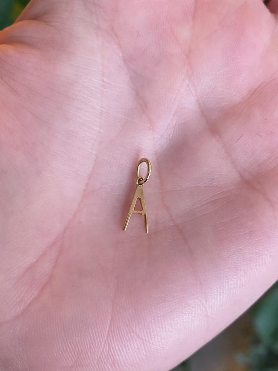 Vintage Solid 14k Yellow Gold Tiny Initial 'A' Ch… - image 1