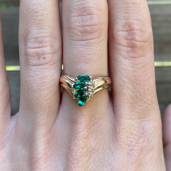 Vintage Solid 14k Yellow Gold Emerald & Diamond Ring - Size 6.75 - Quality Fine Estate Jewelry - Real Genuine Gold - Stacking