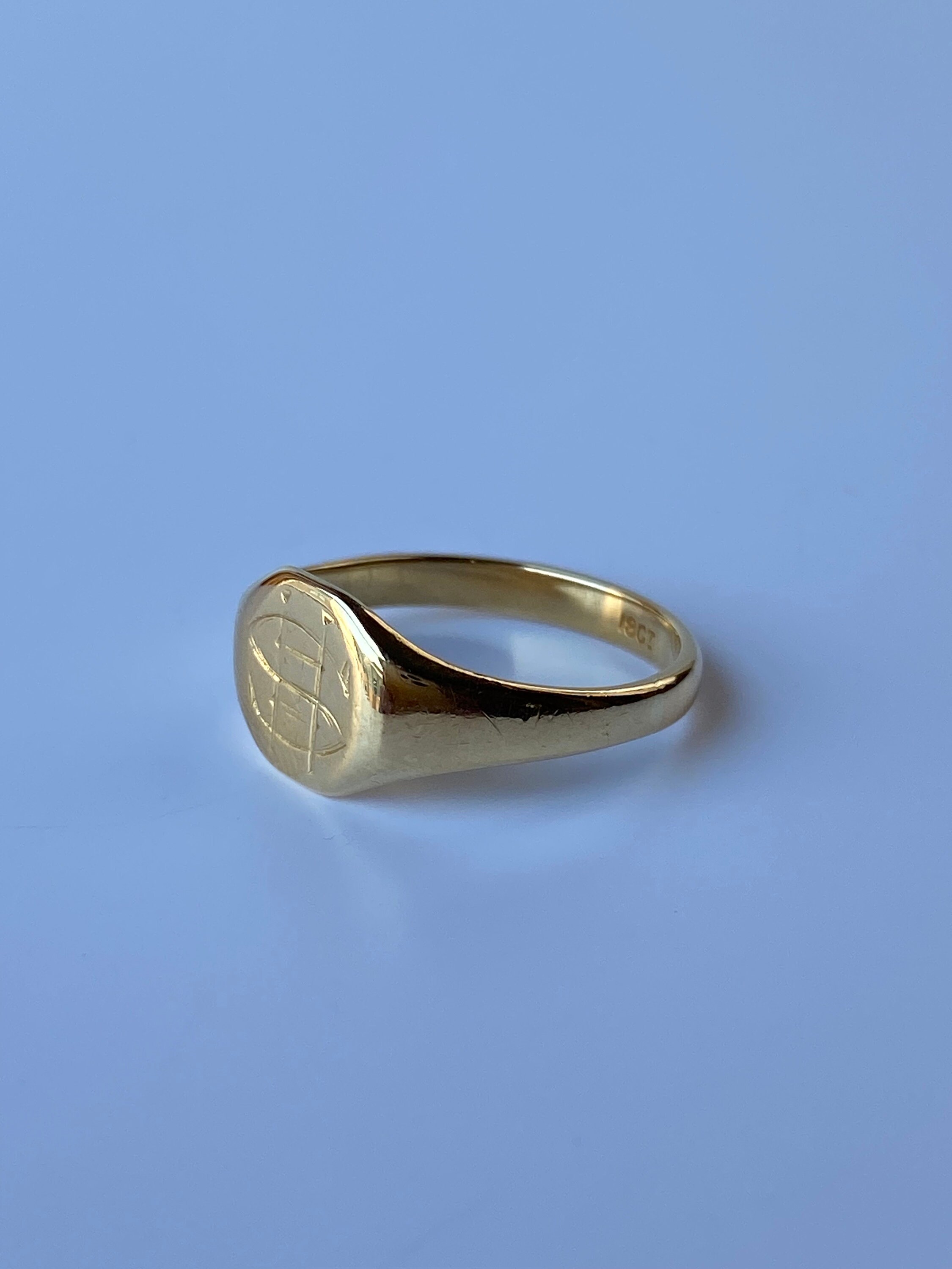 Vintage Solid 18k Yellow Gold Signet Ring Band - Size 5