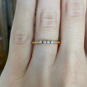 Vintage Bague rangée de diamants en or blanc et jaune massif 18 carats - Taille 5,75