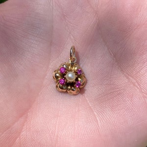 Vintage Solid 18k Yellow Gold Pink Spinel & Pearl Flower Charm - Pendant for Necklace - Real Genuine Gold - Quality Fine Estate Jewelry