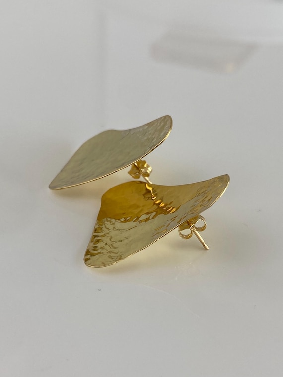 Solid 18k Yellow Gold Hammered Texture Triangle S… - image 5