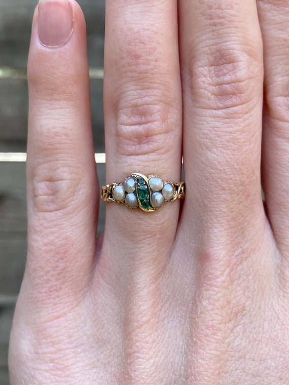 Vintage Solid 18k Yellow Gold Emerald & Seed Pearl
